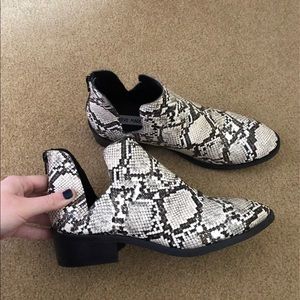 Steve Madden snake print booties size 10